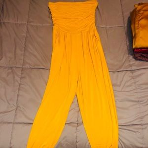 Sleeveless yellow romper